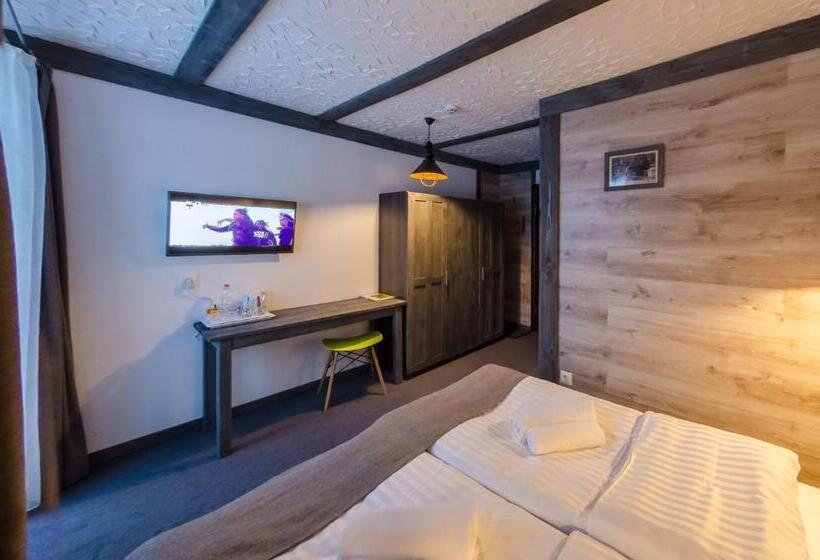 اتاق استاندارد با بالکن, Chalet Crepdechine