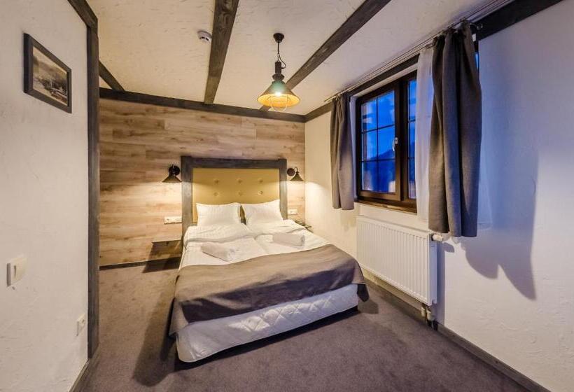 اتاق استاندارد سه نفره, Chalet Crepdechine