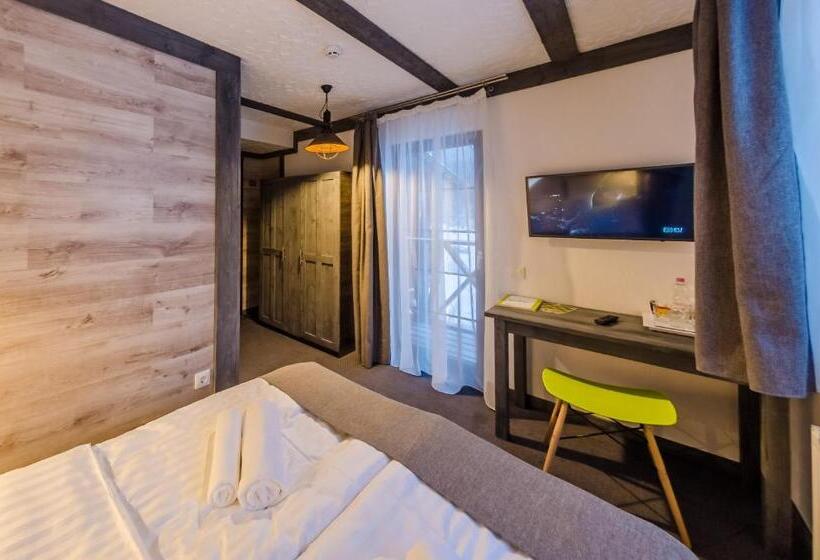 اتاق استاندارد با بالکن, Chalet Crepdechine