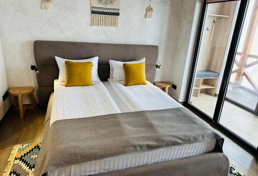 اتاق استاندارد با بالکن, Chalet Crepdechine