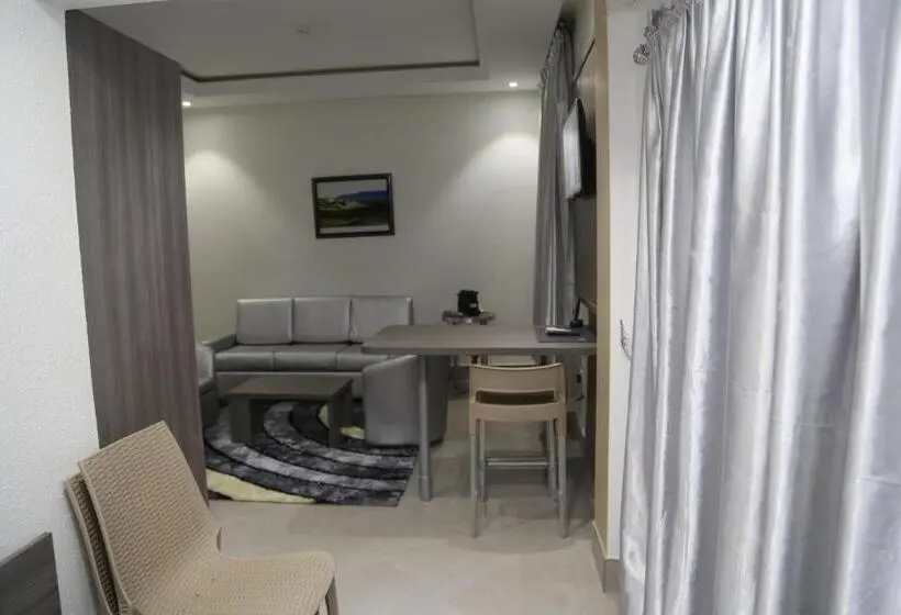 سوییت جونیور لوکس, Nouakchott