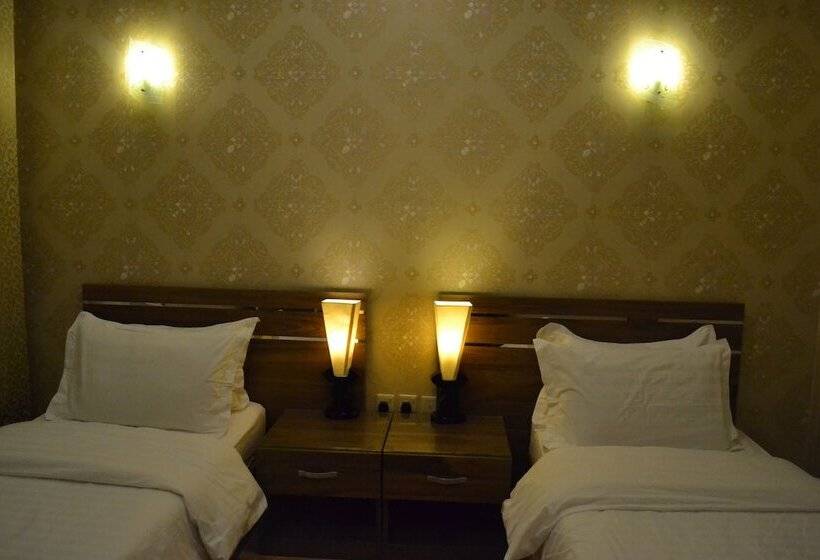 标准间, Platinum The First