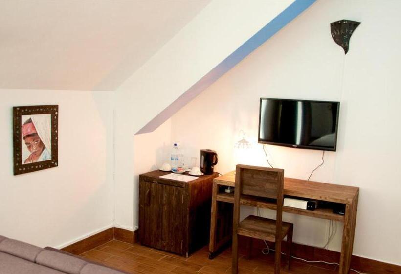 Standard Triple Room with Terrace, Villa Anakao Mauritius