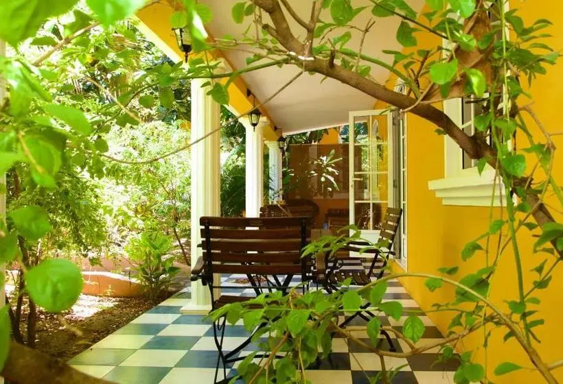 Standard Triple Room with Terrace, Villa Anakao Mauritius