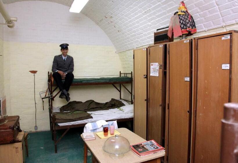 4인용 스탠다드 룸, 10z Bunker