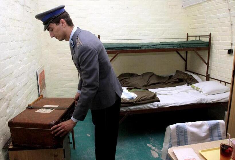 חדר סטנדרט לארבעה, 10z Bunker