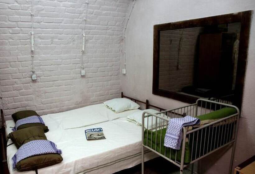 חדר משפחתי, 10z Bunker