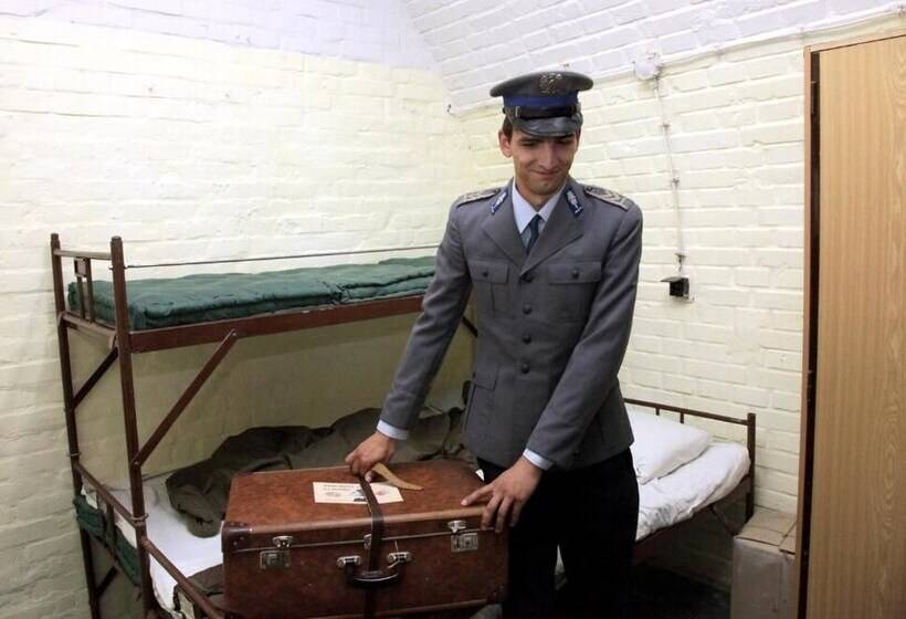 חדר סטנדרט לארבעה, 10z Bunker