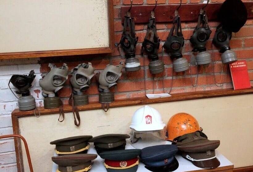 מיטה בחדר משותף, 10z Bunker