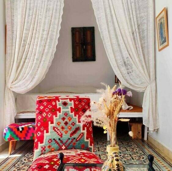 سوییت, Dar R'bat