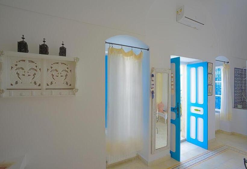 سوییت, Dar R'bat