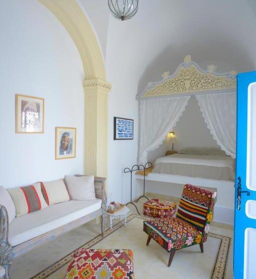 سوییت, Dar R'bat