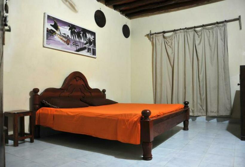 Номер Стандарт, Mama Njoe Lodge