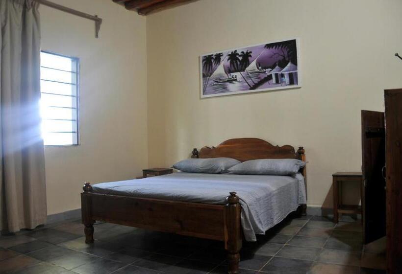 غرفة قياسية, Mama Njoe Lodge