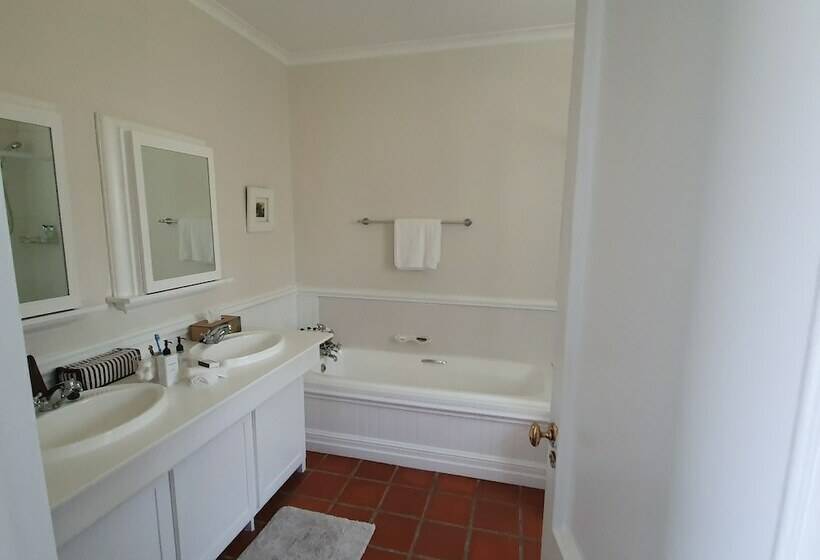 スタンダードルーム, Southey House