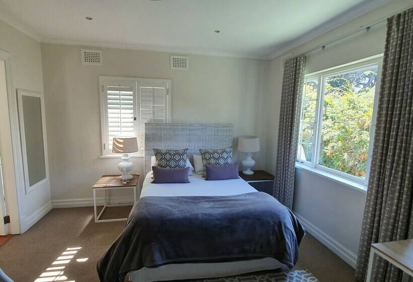 スタンダードルーム, Southey House