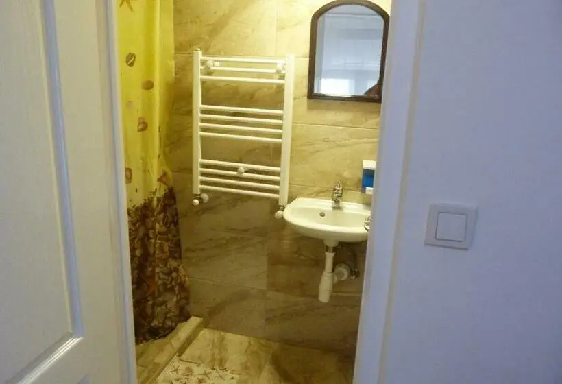 スタンダードルーム, Center Hostel And Guest House