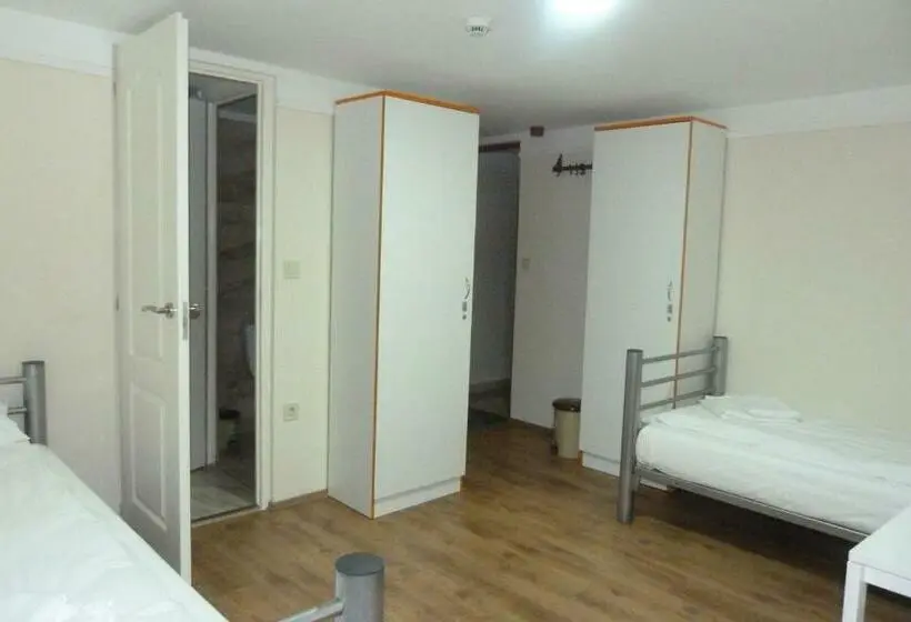 スタンダードルーム, Center Hostel And Guest House