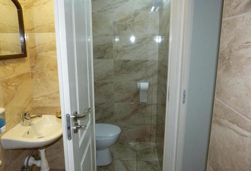 Номер Стандарт Трехместный, Center Hostel And Guest House