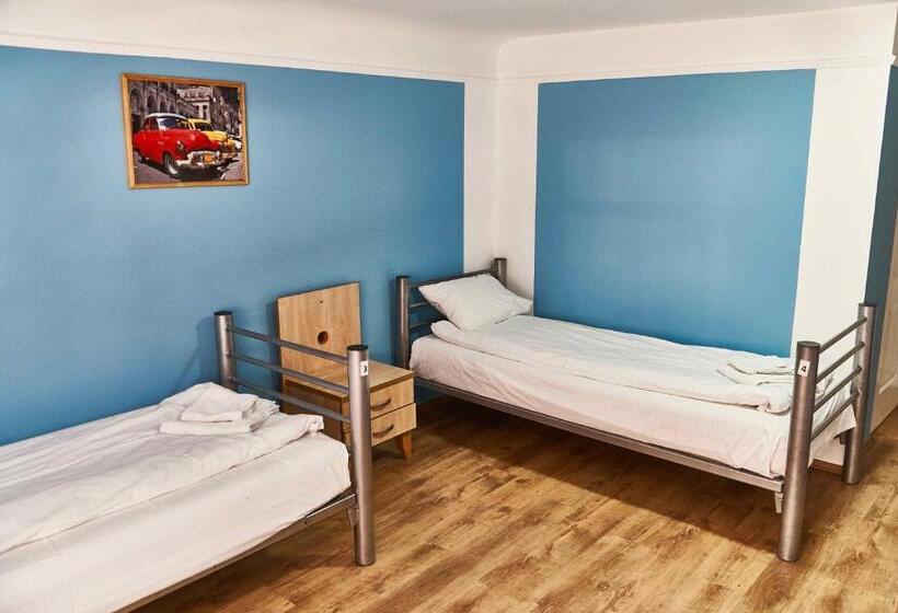 اتاق استاندارد چهار تخته, Center Hostel And Guest House