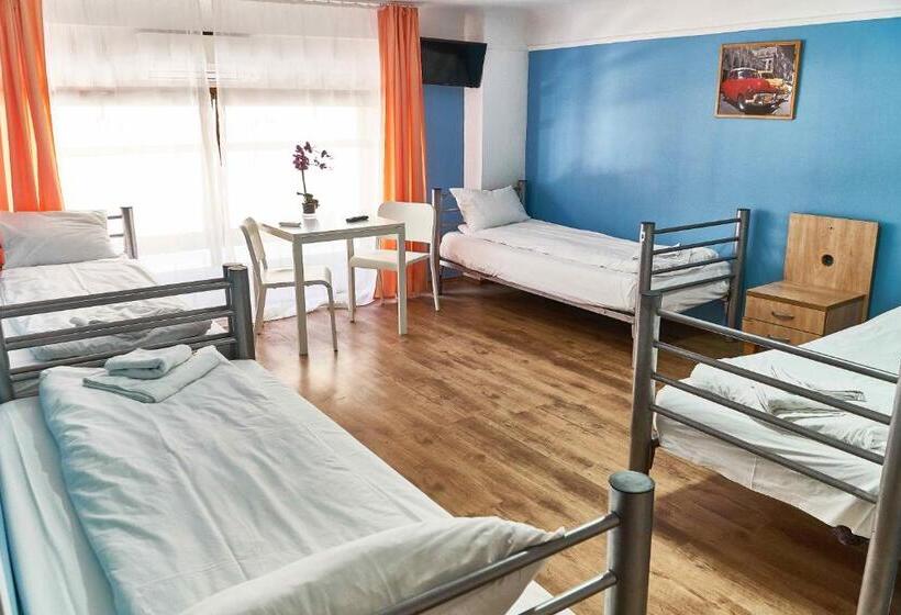 اتاق استاندارد چهار تخته, Center Hostel And Guest House