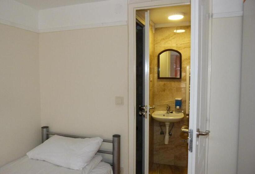 Кровать в Общей Комнате, Center Hostel And Guest House