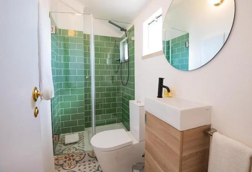 Huoneisto 3 Makuuhuonetta, Villa Eira