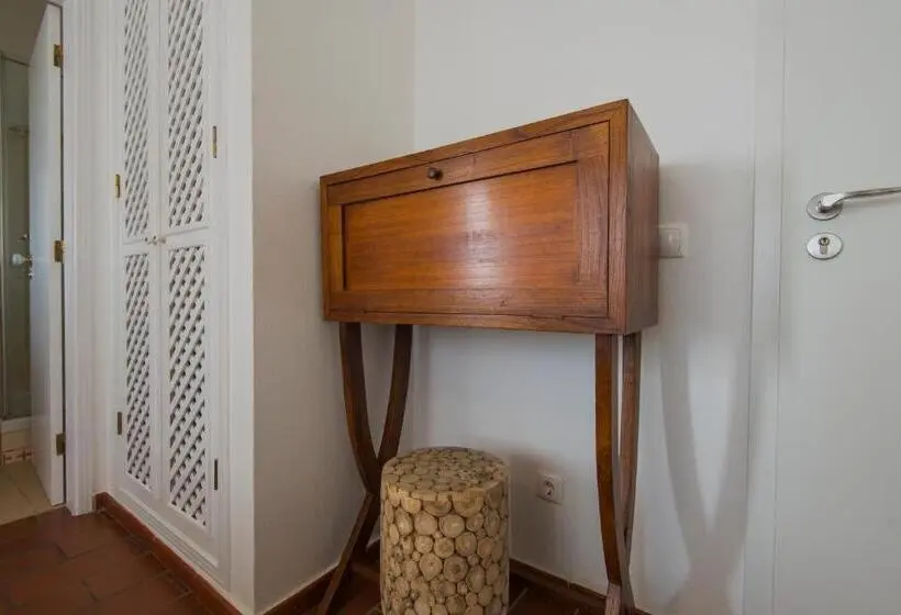 Standard-huone Puutarhanäkymä, Villa Eira