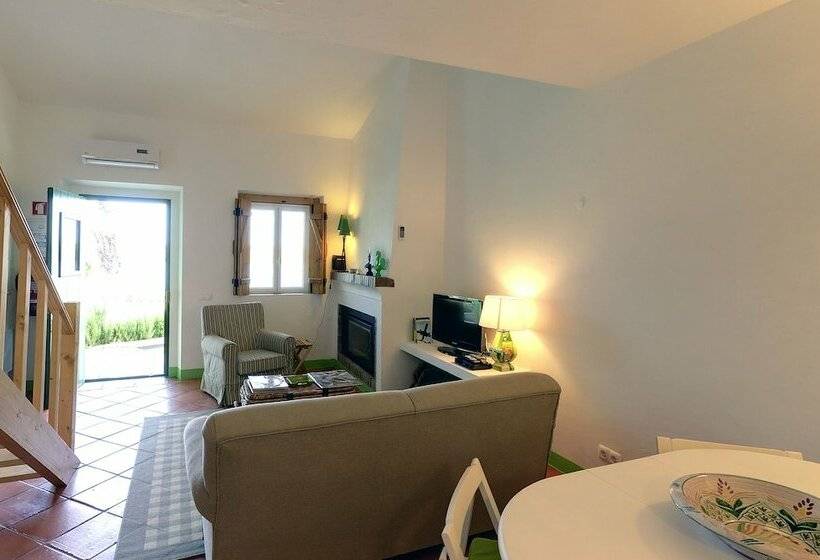 Дом 2 Спальни, Casas De Juromenha