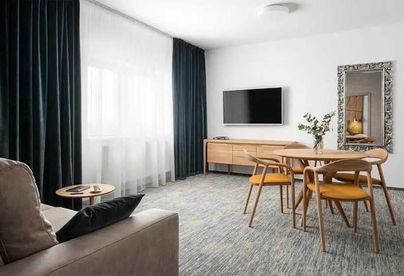 Suite Deluxe, Osvit