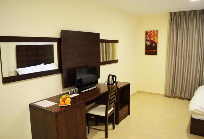 اتاق لوکس, Taybeh Golden