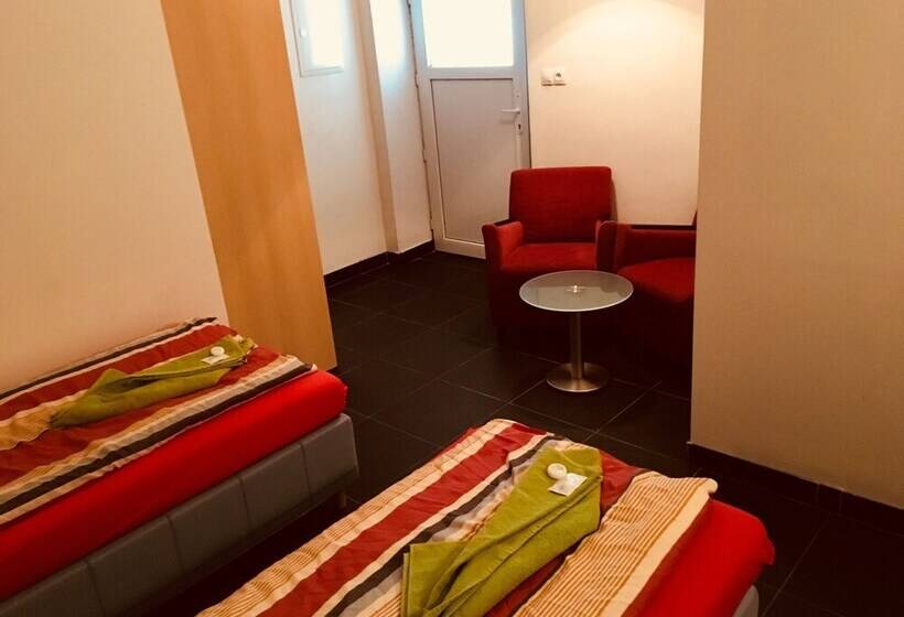 标准三人间, U Cerneho Orla