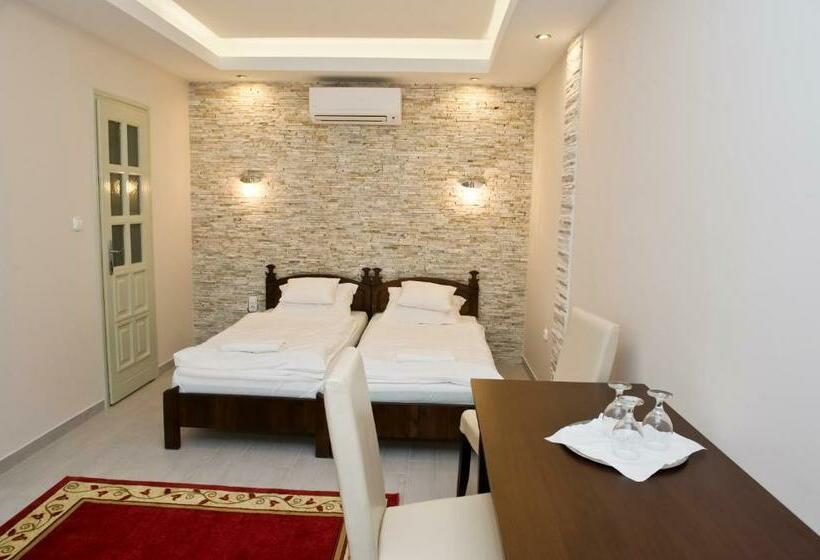 Номер Deluxe Кровать Кинг, Kemence Csárda és Szálloda