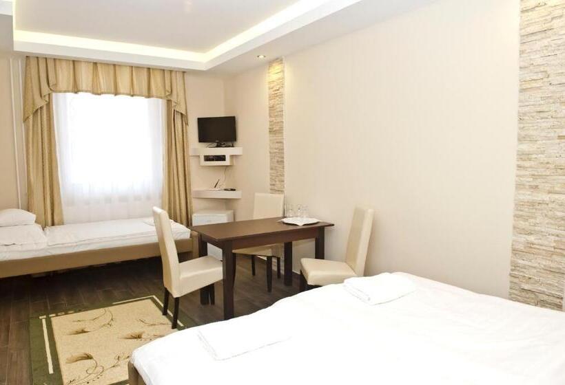 Номер Deluxe Кровать Кинг, Kemence Csárda és Szálloda