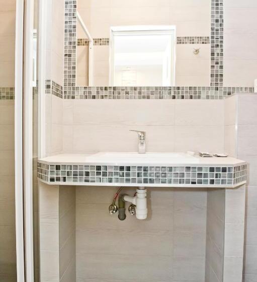 Номер Deluxe Кровать Кинг, Kemence Csárda és Szálloda