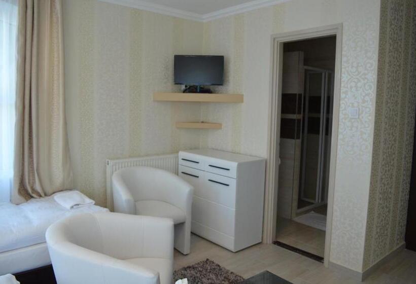 Номер Deluxe, Kemence Csárda és Szálloda