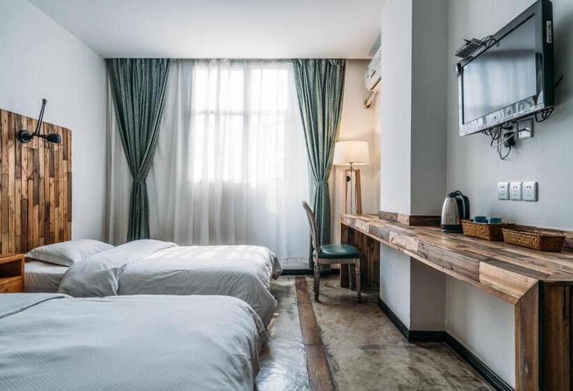 اتاق استاندارد, Sonderia Hostel & Bar   Lazybones Hostel