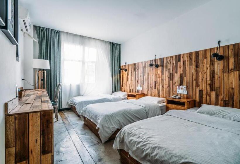 اتاق استاندارد سه نفره, Sonderia Hostel & Bar   Lazybones Hostel