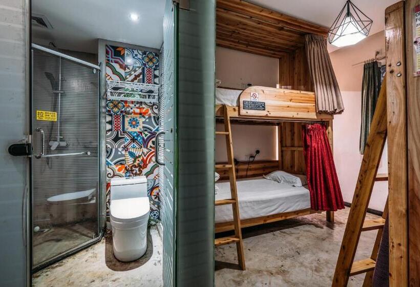 اتاق استاندارد چهار تخته, Sonderia Hostel & Bar   Lazybones Hostel