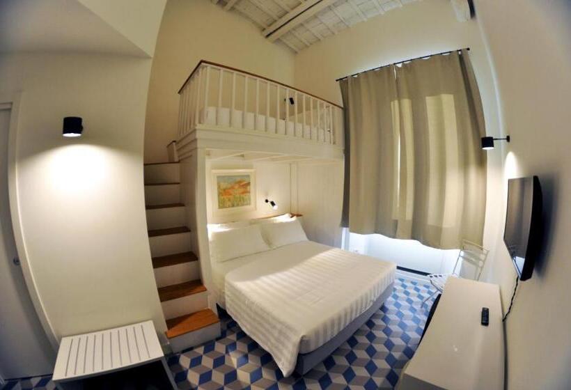 高级三人间, Al Foro Annonario