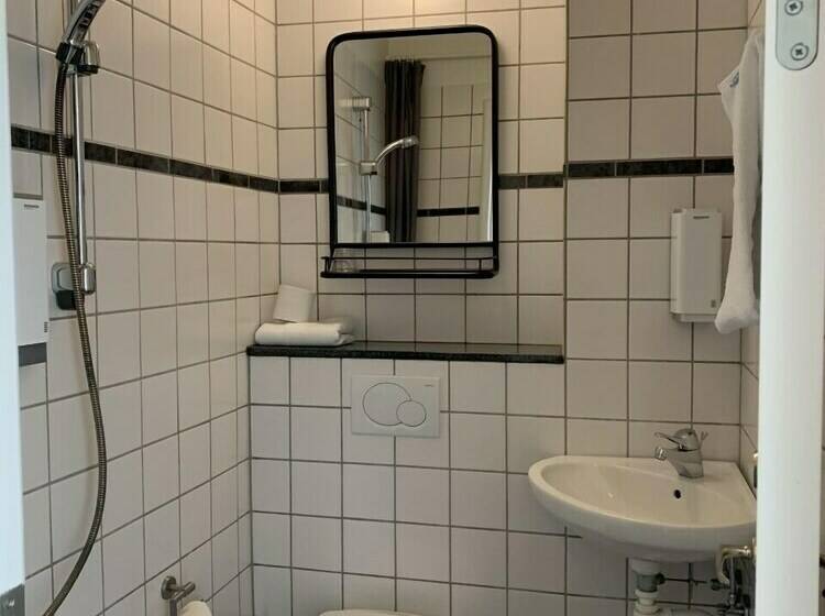 스탠다드 룸, Den Gamle Arrest