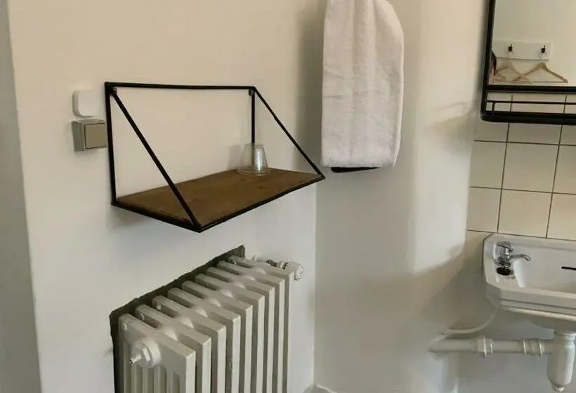 Camera Standard Bagno Condiviso, Den Gamle Arrest