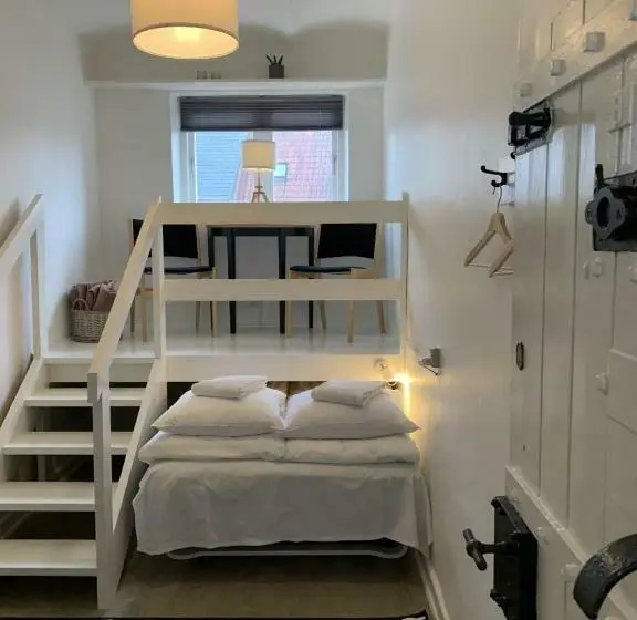 Camera Standard Bagno Condiviso, Den Gamle Arrest