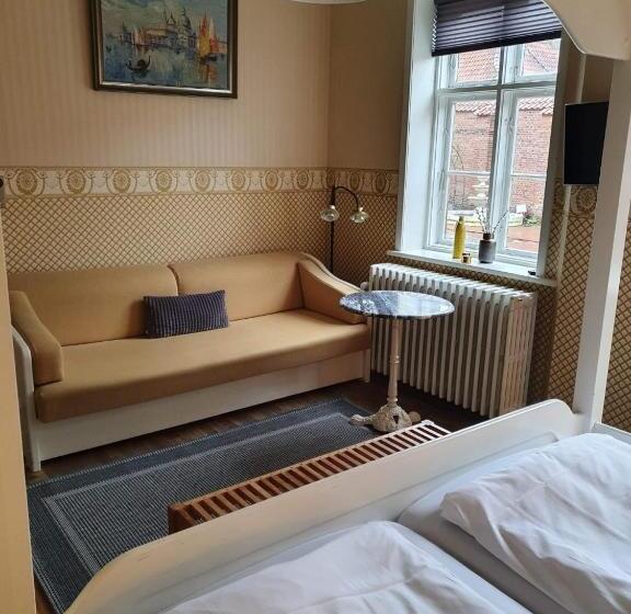 스탠다드 룸, Den Gamle Arrest