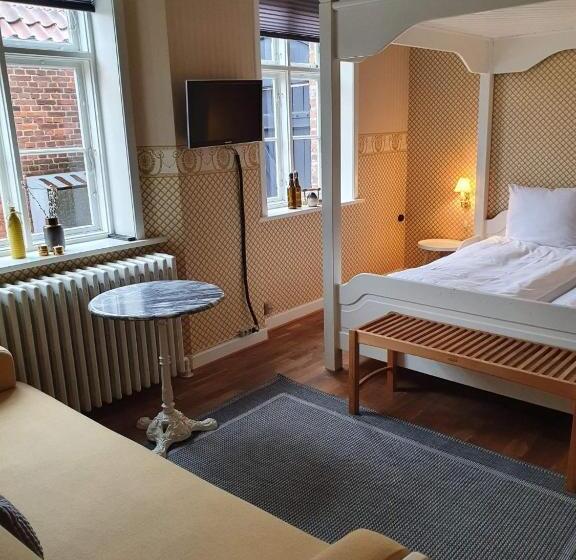 스탠다드 룸, Den Gamle Arrest