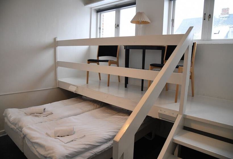 스탠다드 룸, Den Gamle Arrest