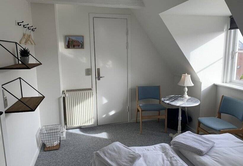 스탠다드 룸, Den Gamle Arrest