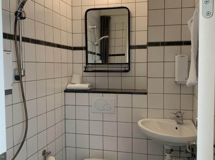 스탠다드 룸, Den Gamle Arrest