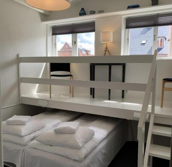 스탠다드 룸, Den Gamle Arrest