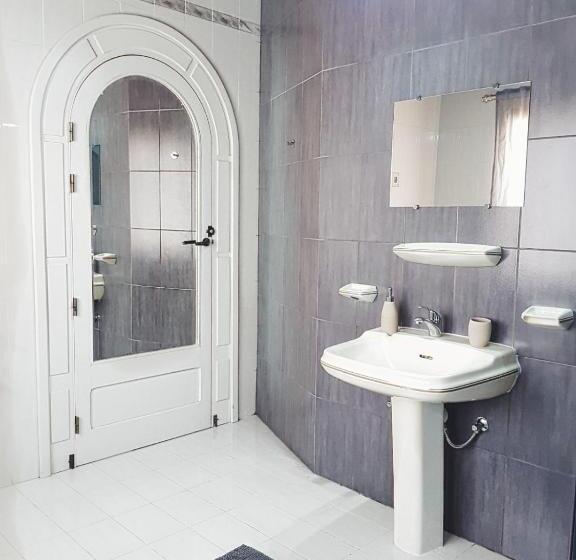 اتاق لوکس چهار تخته, Villa Zammitella